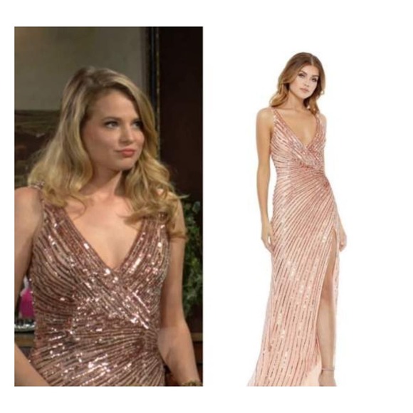 Mac Duggal Rose Gold Sequined Plunging V Neck Fitted Prom Dress Size 4 NWOT